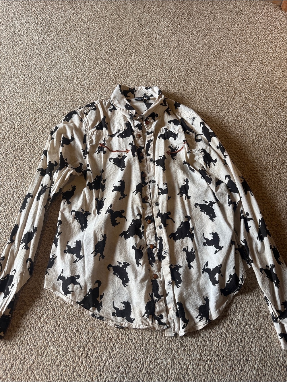 Wrangler Cream Button-Up Shirt with Black Bull Print